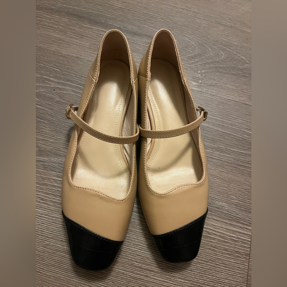 Women's Tan and Black Mary Jane Shoes